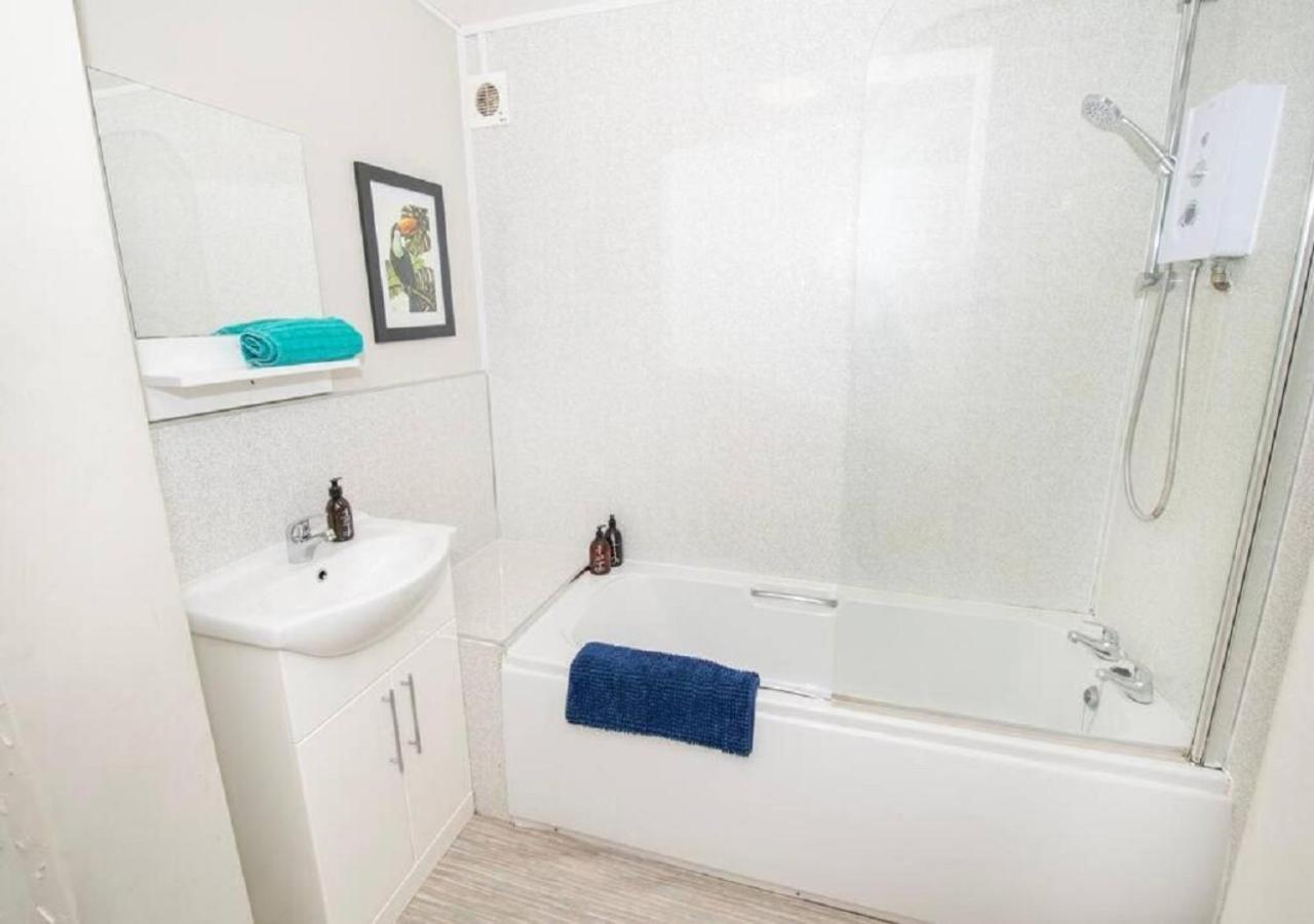 Cormorant - Beautiful 2 Bed Apartment With Sea Views Old Town Scarborough Exterior foto